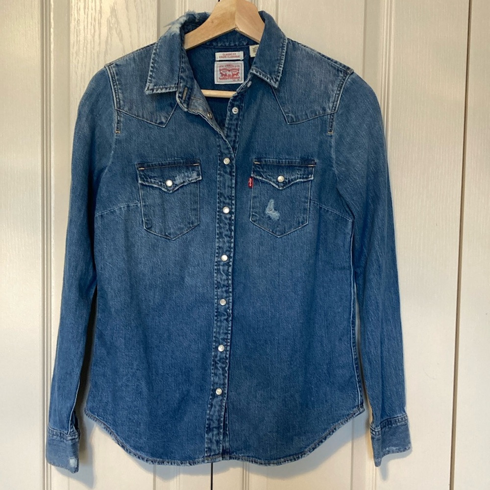 BNWT Levi’s Ultimate Western Shirt Size X-Small.